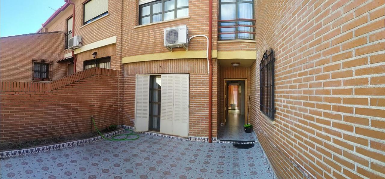 Habitacion Privada Triple 托萊多 外观 照片