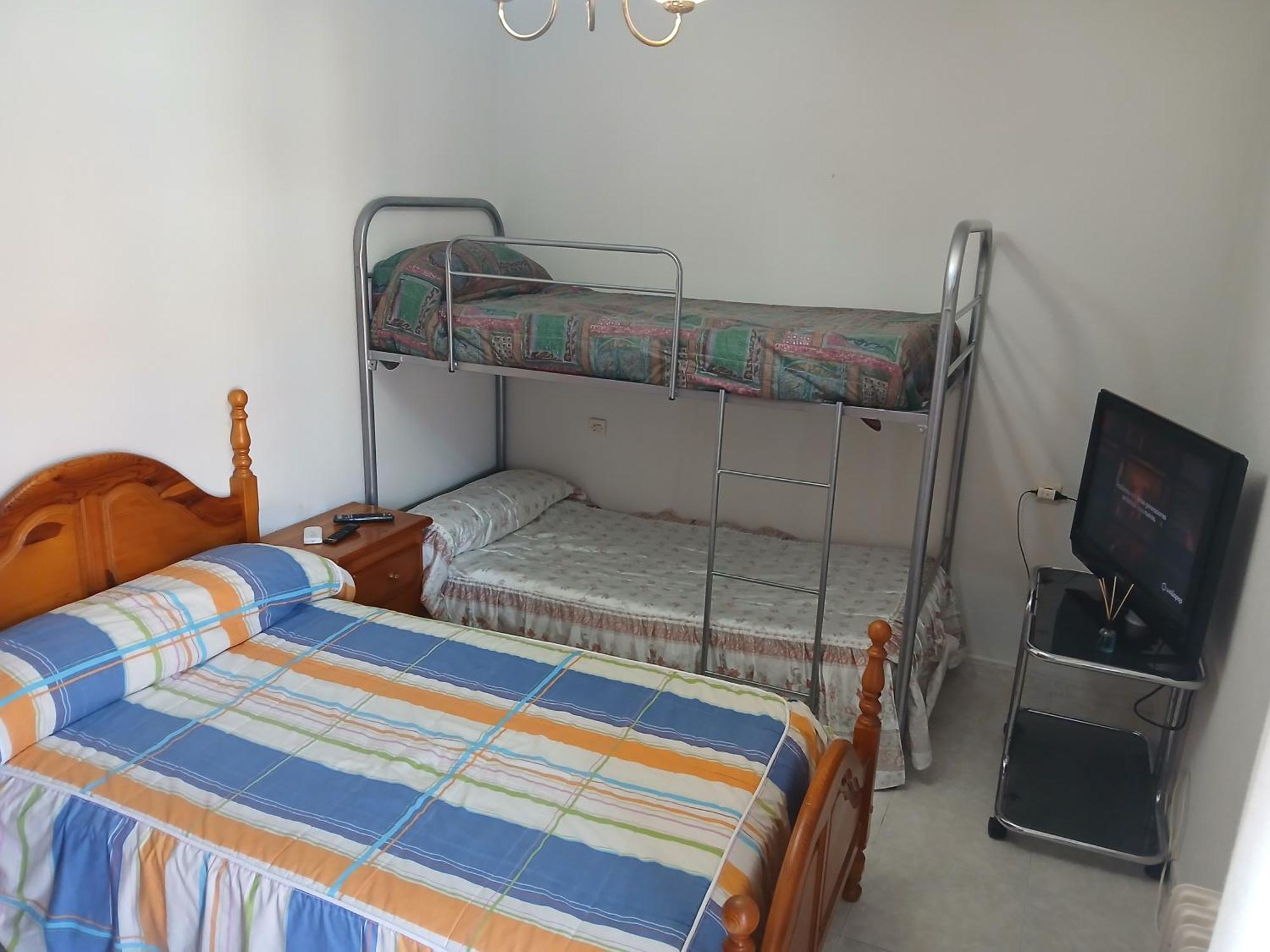 Habitacion Privada Triple 托萊多 外观 照片