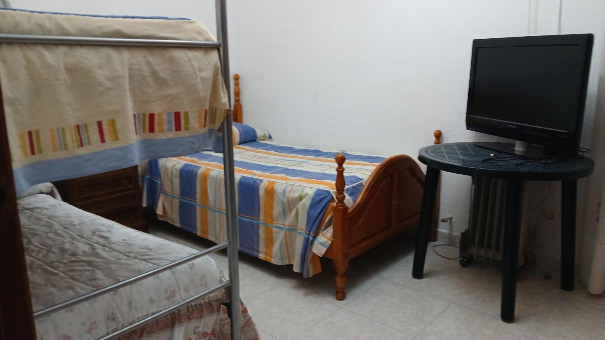 Habitacion Privada Triple 托萊多 外观 照片