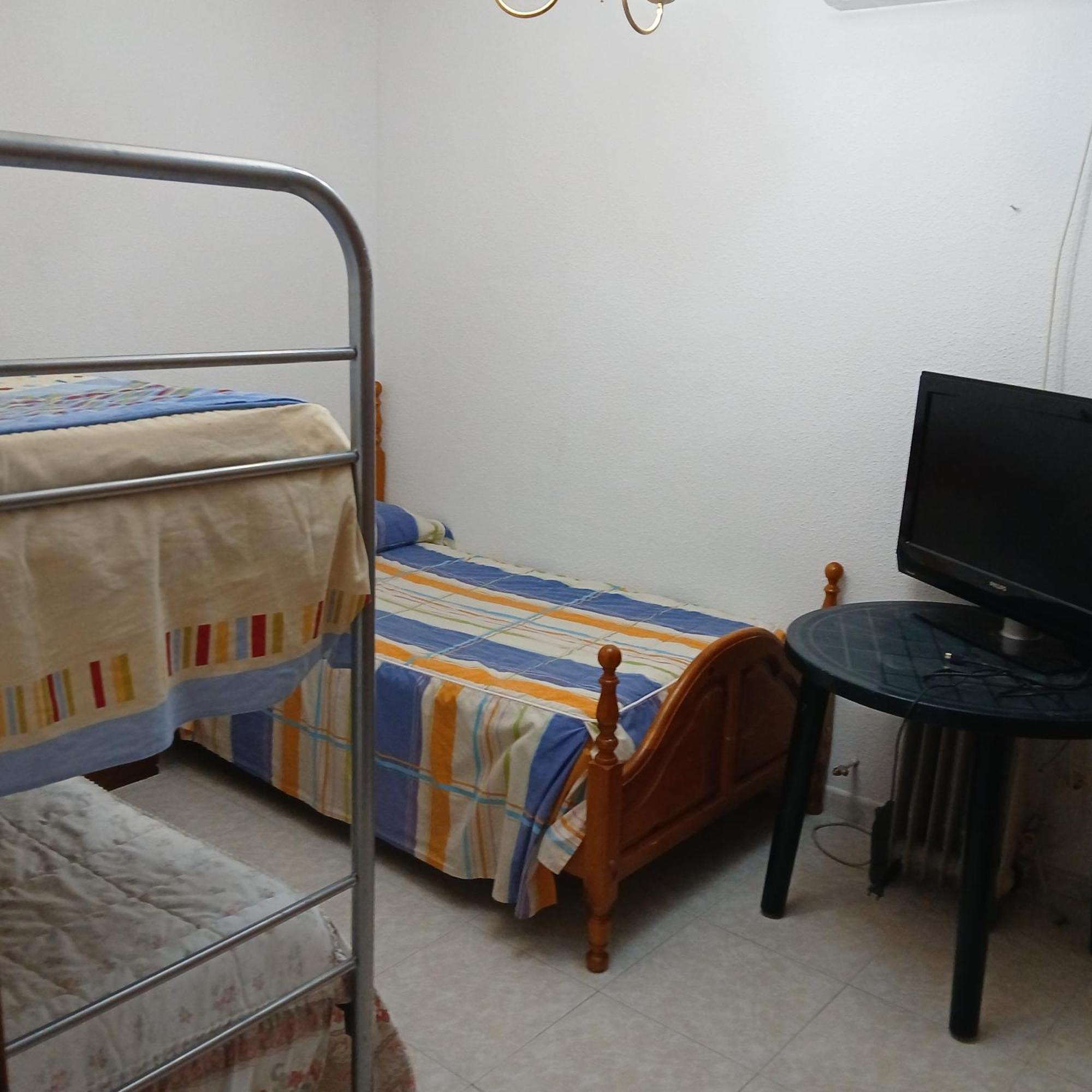 Habitacion Privada Triple 托萊多 外观 照片