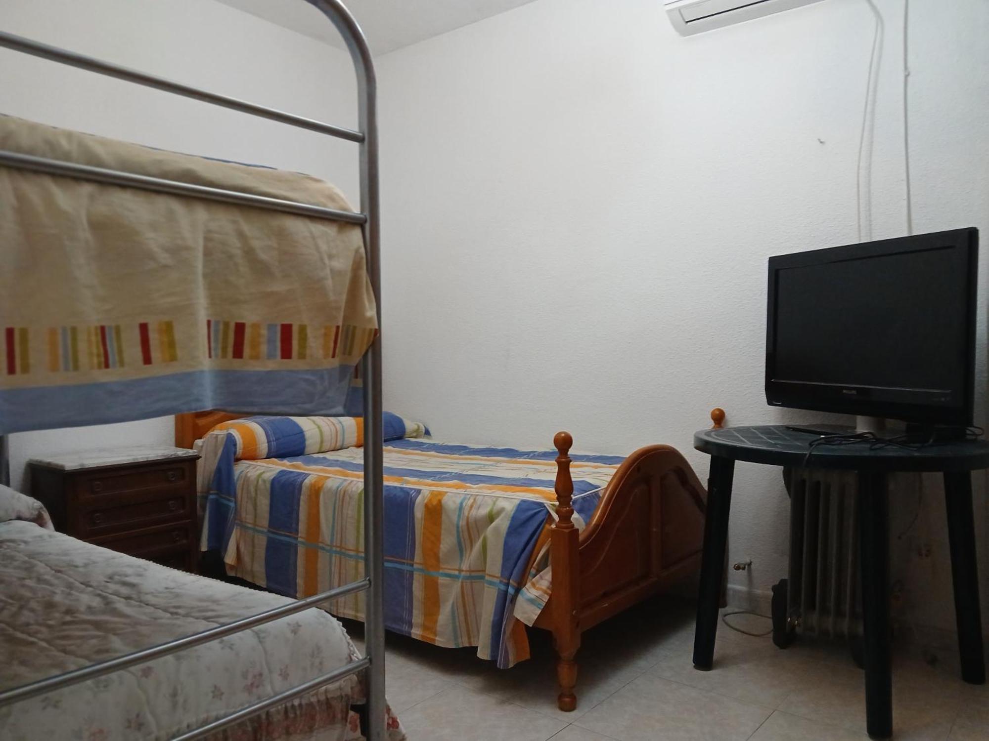 Habitacion Privada Triple 托萊多 外观 照片