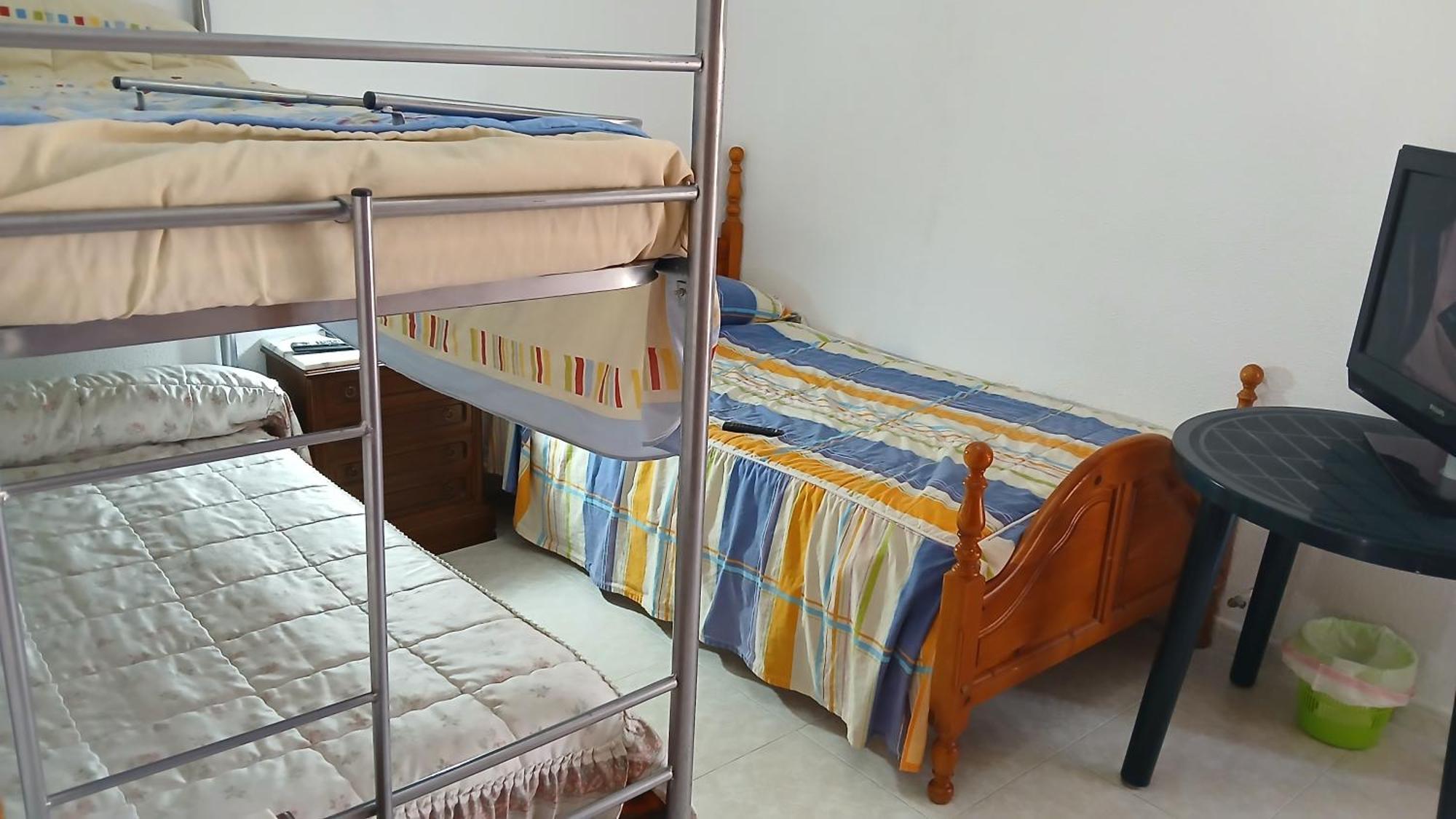 Habitacion Privada Triple 托萊多 外观 照片